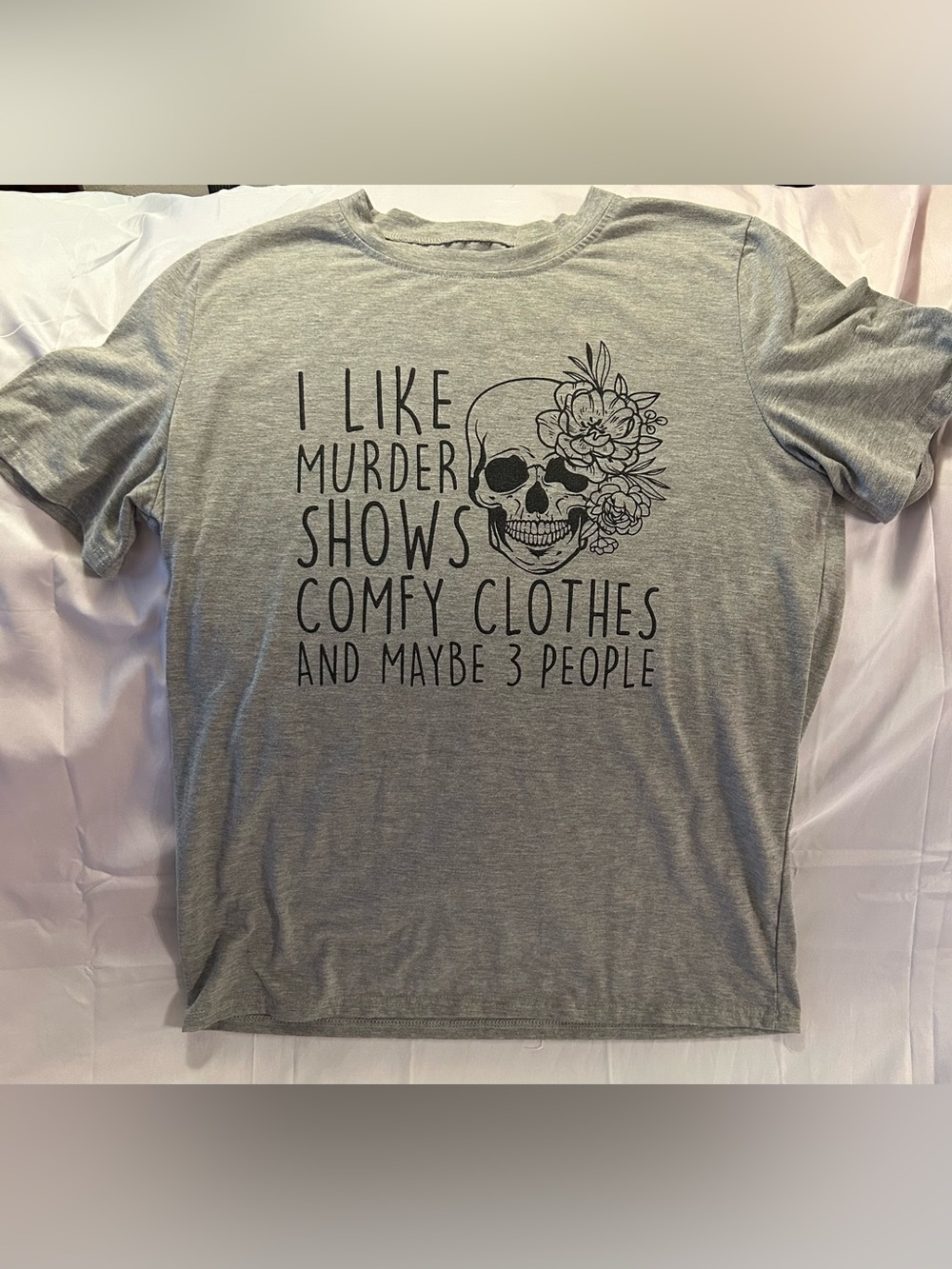 Men's Gray Graphic Tee - 'I Like Murder Shows'